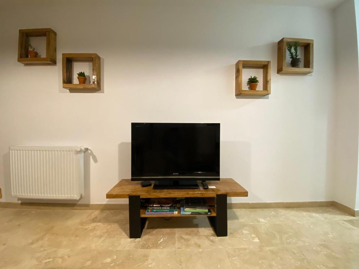 Helga's Place Premium 1 Bedroom Apartment *